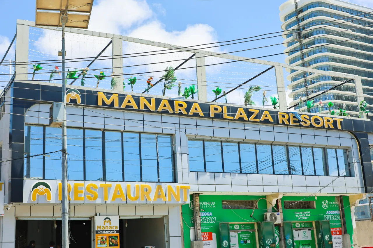 Manaraplaza Hotel and Resort